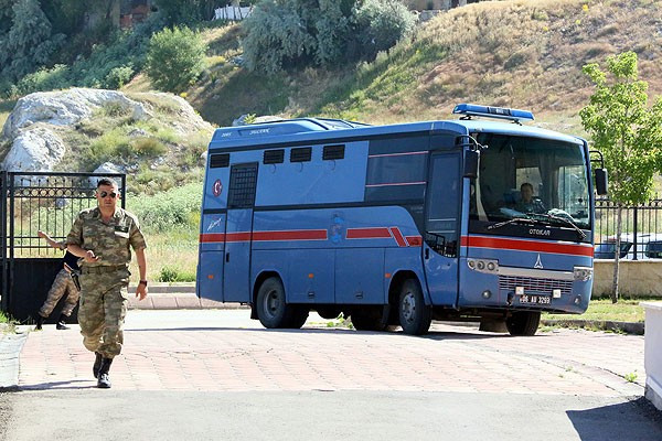 'Paralel Devlet Yapılanması' sanıkları hakim karşısında