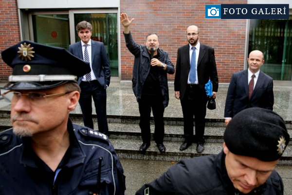 Gazeteci Mansur serbest bırakıldı