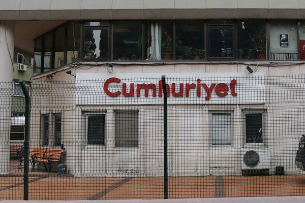 Cumhuriyet'e 'yalan haber' davası