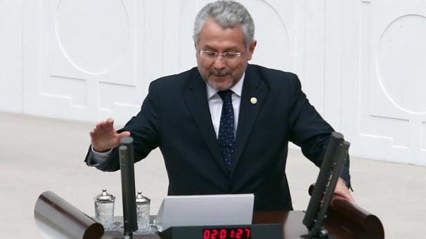 Oruçlu vekil su içmeye kalkınca...