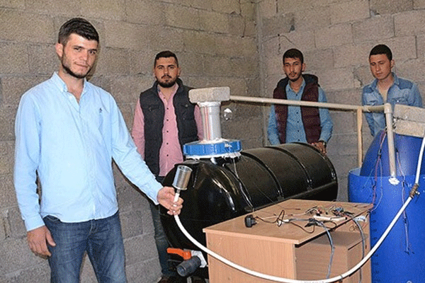 Üniversitelilerden biyogaz üretimi