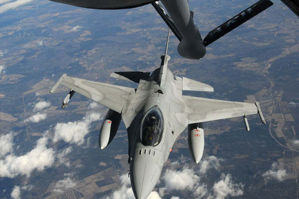 İngiltere'de 'IŞİD'i bombalama' oylaması