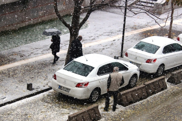 Başkent beyaza büründü