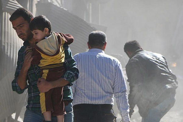Rusya Suriye'de sivilleri ve yardım araçlarını vurdu: 25 ölü