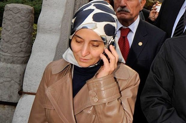 Sare Davutoğlu'ndan Özgecan telefonu