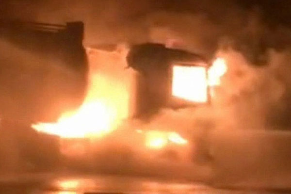 Eyüp'te araç yangını