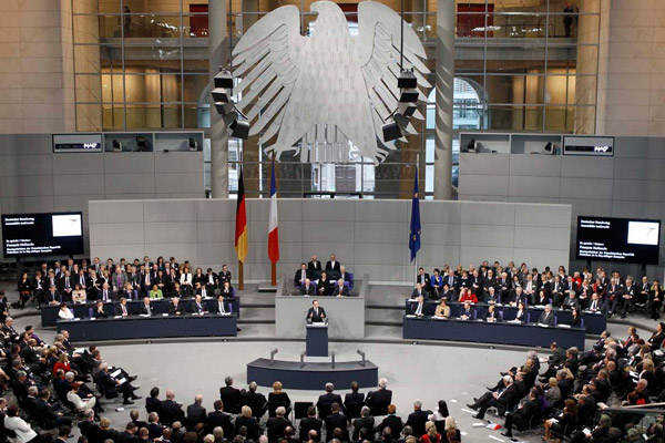 Alman Parlamentosu'ndan IŞİD operasyonuna onay