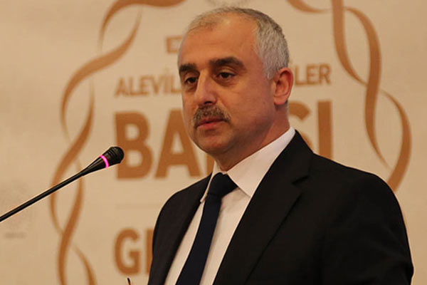 Gazeteci ve Yazarlar Vakfında istifa depremi