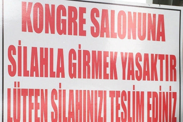 Trabzonspor kongresinde dikkat çeken tabela