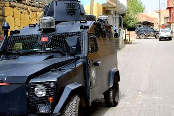 Nusaybin'de çatışmalar sürüyor: 1 ölü