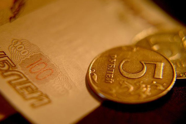 Rus rublesi son üç ayın en düşüğünde