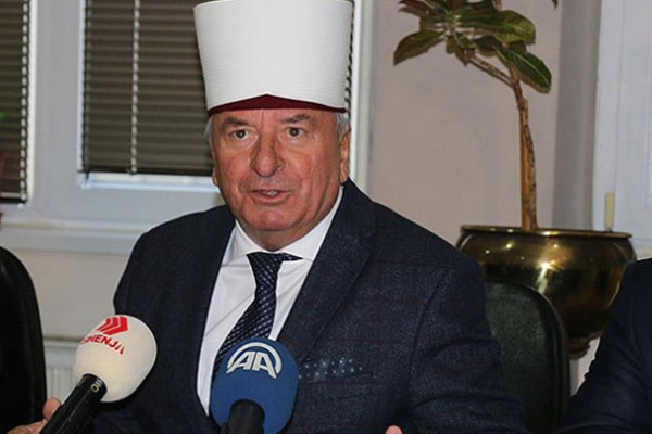 'Yeni Cami İslam Birliğine iade edilmeli'