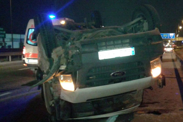 Araç takla attı: 1 ölü, 7 yaralı