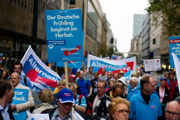 Almanya'da ırkçı parti yükselişe geçti