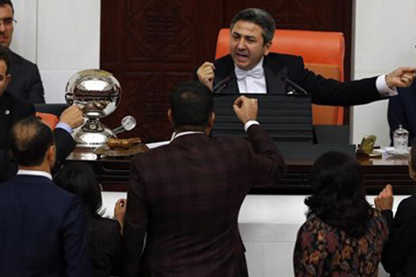 TBMM'de gerginlik