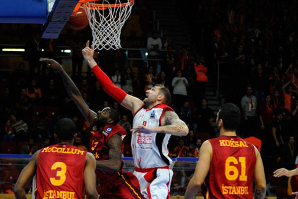 Galatasaray Rus rakibini farklı yendi