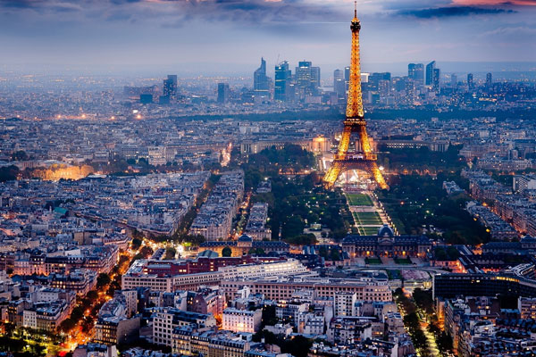 Paris saldırıları aşırı sağa yaradı