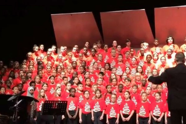 Mülteciler Kanada'da ilahilerle karşılandı