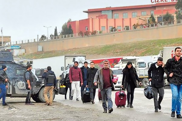 Cizre ve Silopi'de okullar boş kaldı