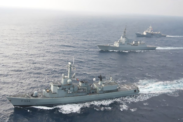 NATO ve Türkiye Akdeniz'den geçiş tatbikatı yaptı