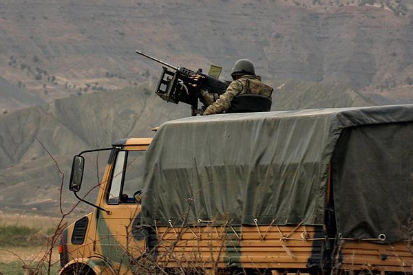 Irak'taki Türk askeri kısmen kuzeye çekildi