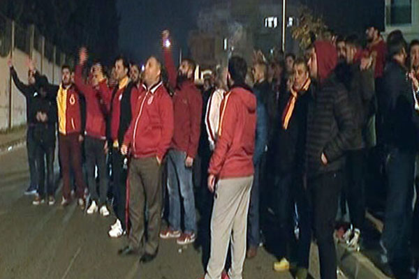 Taraftardan yönetime istifa çağrısı