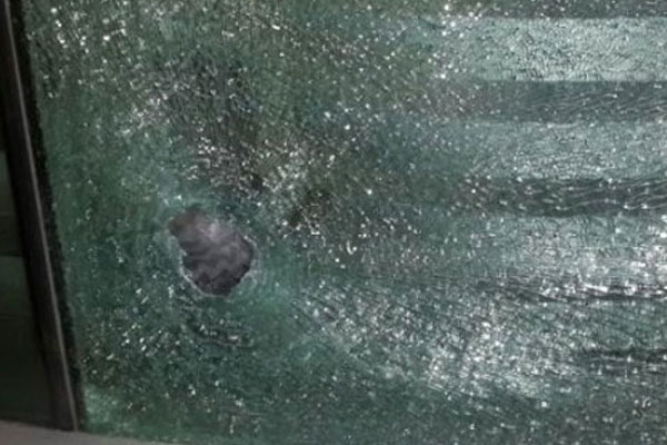 Mermi öğrenci yurduna isabet etti