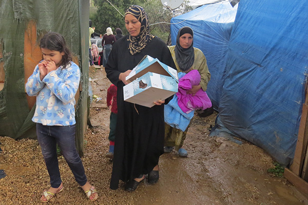 Sadakataşı Derneği'nden kış kampanyası