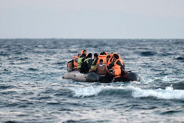 Sığınmacı botu battı: 2 ölü