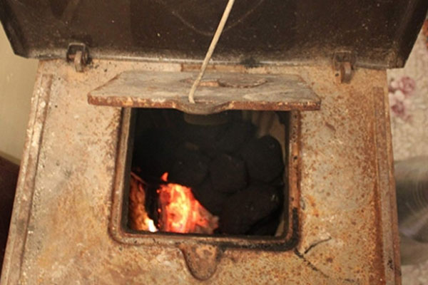 Manisa'da karbonmonoksit zehirlenmesi