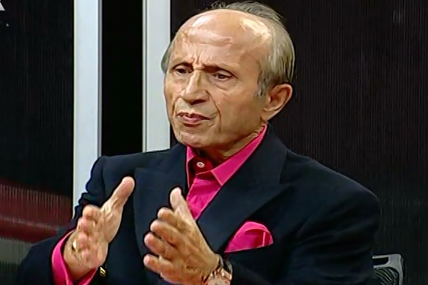 Yaşar Nuri Öztürk'ten Putin'e övgüler