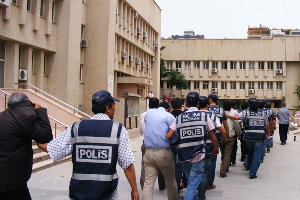 '17 Aralık'ta 6 yakalama kararı