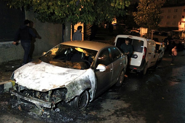 İstanbul'da 8 araç kundaklandı