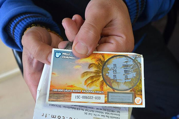 Cep telefonu diye 'kazı kazan' gönderdiler