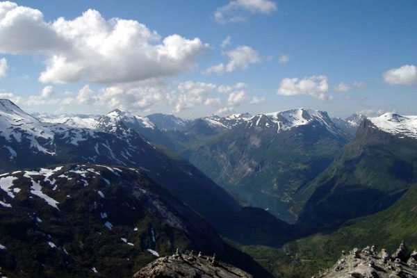 Finlandiya'ya dağ hediye edecekler