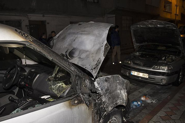 İstanbul'da 7 araç kundaklandı