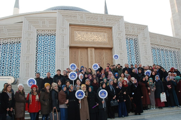 Görmez, gençlerle sabah namazında buluştu