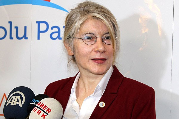 Tarhan: İlahlar HDP'yi işaret etmişti