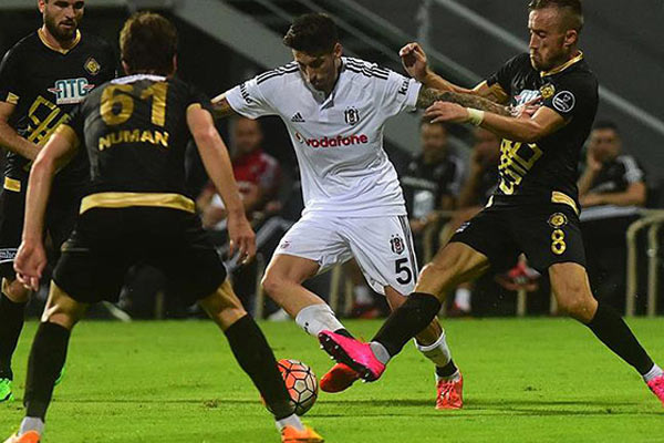 Beşiktaş liderliğe uçtu