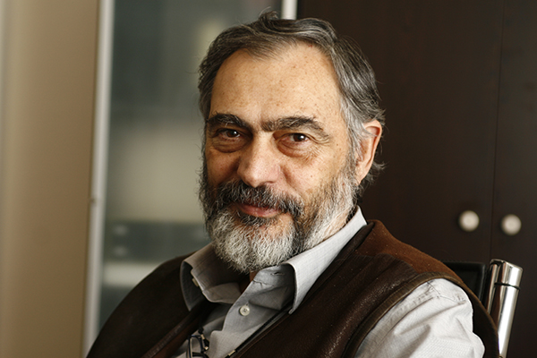 Etyen Mahçupyan: AKP yeninin eşiğinde