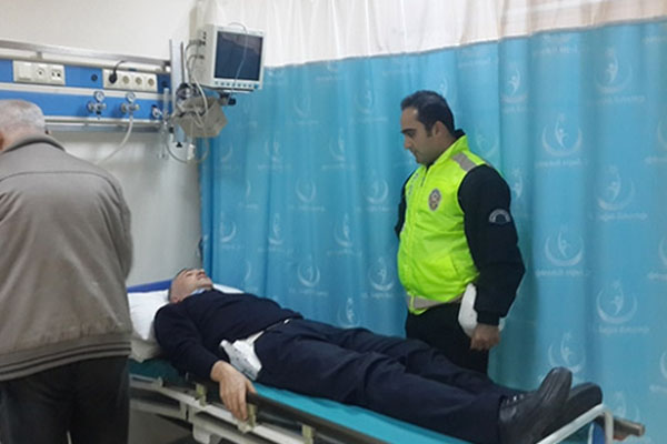 Dur ihtarına uymadı polise çarptı