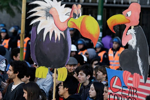 Arjantin'in 'akbaba fonları' ile başı belada