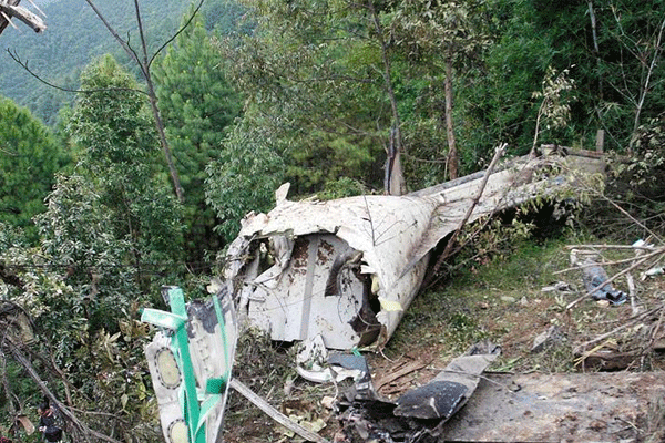 Hindistan'da uçak kazası: 10 ölü