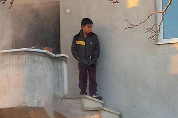 Oyun oynarken kardeşini vurdu