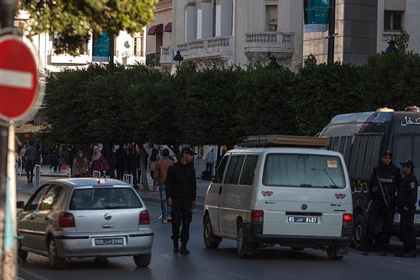 Tunus'ta olağanüstü hal 2 ay uzatıldı