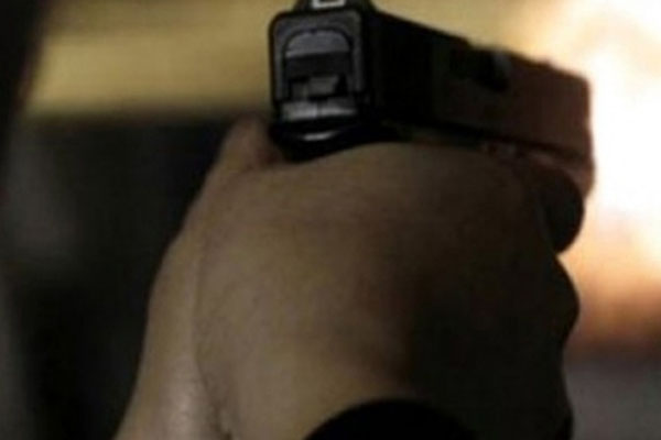 Polise bıçaklı saldırı