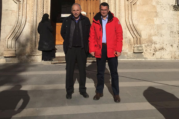 Tarık Çelenk: Hendeğin iki yakası