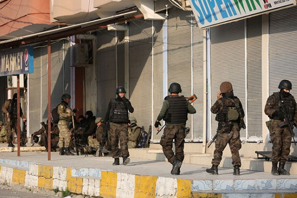 Cizre ve Sur'da 13 PKK'lı öldürüldü