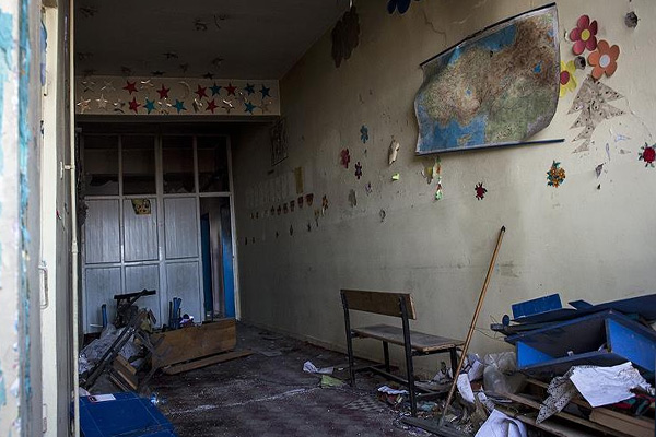PKK'lılar okulu harabeye çevirdi