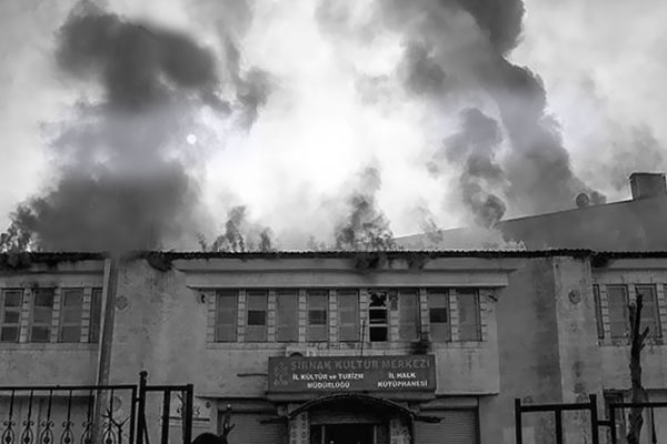 Şırnak'ta kütüphane'ye bombalı saldırı